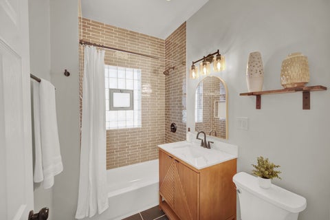 Tiny photo for 7707 S Ridgeland Avenue, Chicago, IL 60649 (MLS # 12745632)