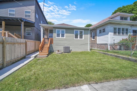 Tiny photo for 7707 S Ridgeland Avenue, Chicago, IL 60649 (MLS # 12745632)