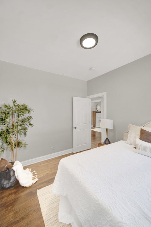 Tiny photo for 7707 S Ridgeland Avenue, Chicago, IL 60649 (MLS # 12745632)
