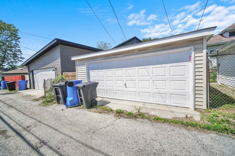 Tiny photo for 7707 S Ridgeland Avenue, Chicago, IL 60649 (MLS # 12745632)