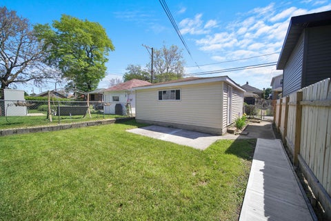 Tiny photo for 7707 S Ridgeland Avenue, Chicago, IL 60649 (MLS # 12745632)