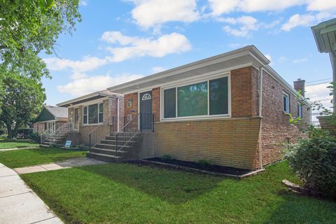 Tiny photo for 1707 E 93rd Street, Chicago, IL 60617 (MLS # 12504876)
