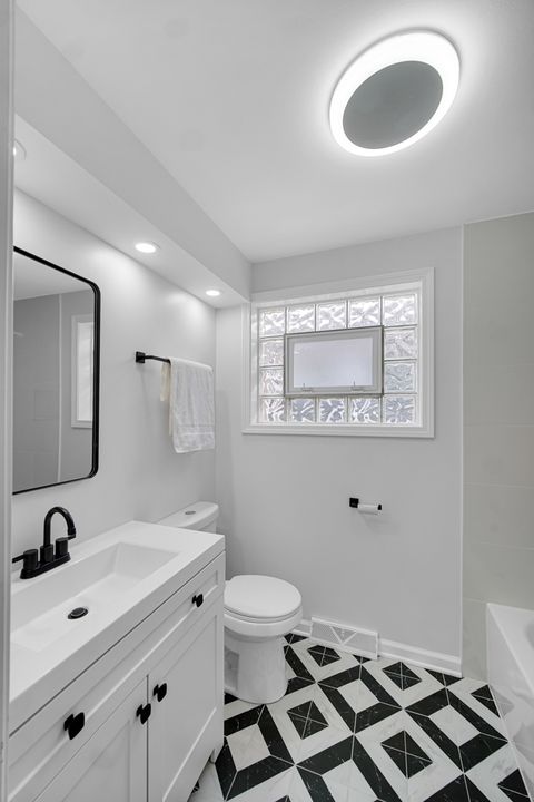 Tiny photo for 1707 E 93rd Street, Chicago, IL 60617 (MLS # 12504876)