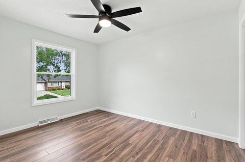 Tiny photo for 5010 N Harrison Street, Davenport, IA 52806 (MLS # 12714409)