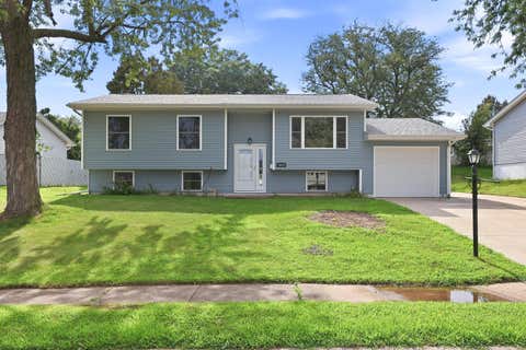 Photo of 5010 N Harrison Street, Davenport, IA 52806 (MLS # 12714409)