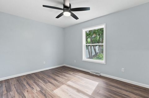 Tiny photo for 5010 N Harrison Street, Davenport, IA 52806 (MLS # 12714409)