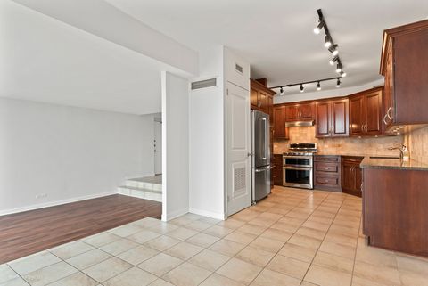 Tiny photo for 3200 N Lake Shore Drive #307, Chicago, IL 60657 (MLS # 12586087)