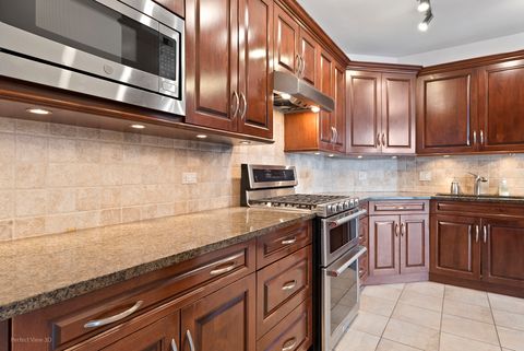 Tiny photo for 3200 N Lake Shore Drive #307, Chicago, IL 60657 (MLS # 12586087)