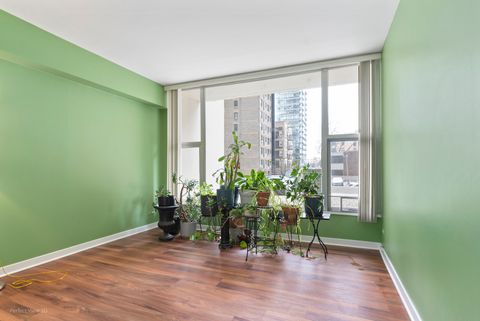 Tiny photo for 3200 N Lake Shore Drive #307, Chicago, IL 60657 (MLS # 12586087)