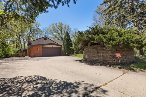 Photo of 33 Half Day Road, Lincolnshire, IL 60069 (MLS # 12626743)