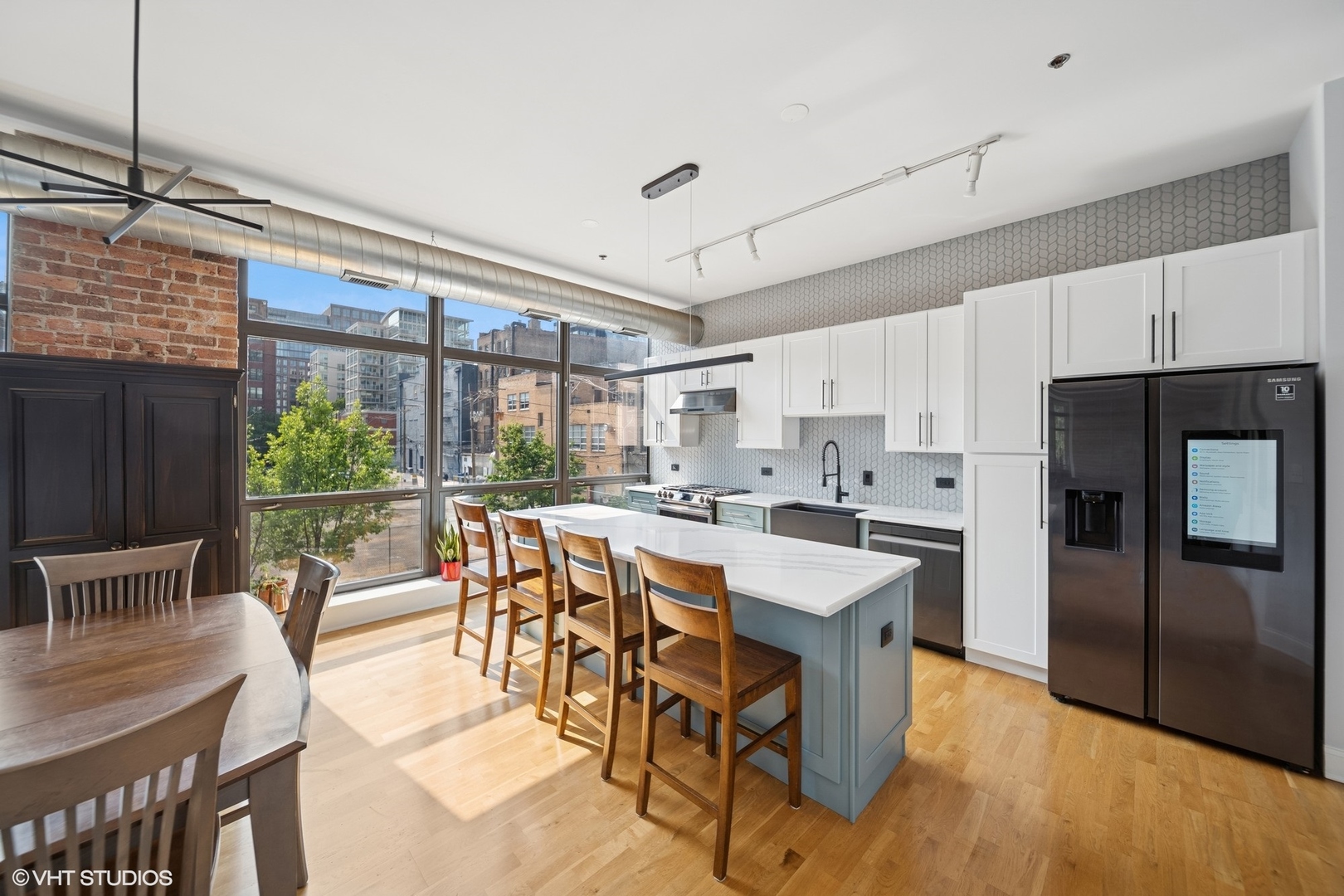 23 N Green Street 206