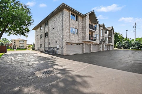 Tiny photo for 8650 Laporte Avenue #1B, Burbank, IL 60459 (MLS # 12714665)