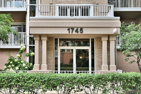 Tiny photo for 1745 Pavilion Way #502, Park Ridge, IL 60068 (MLS # 12517152)