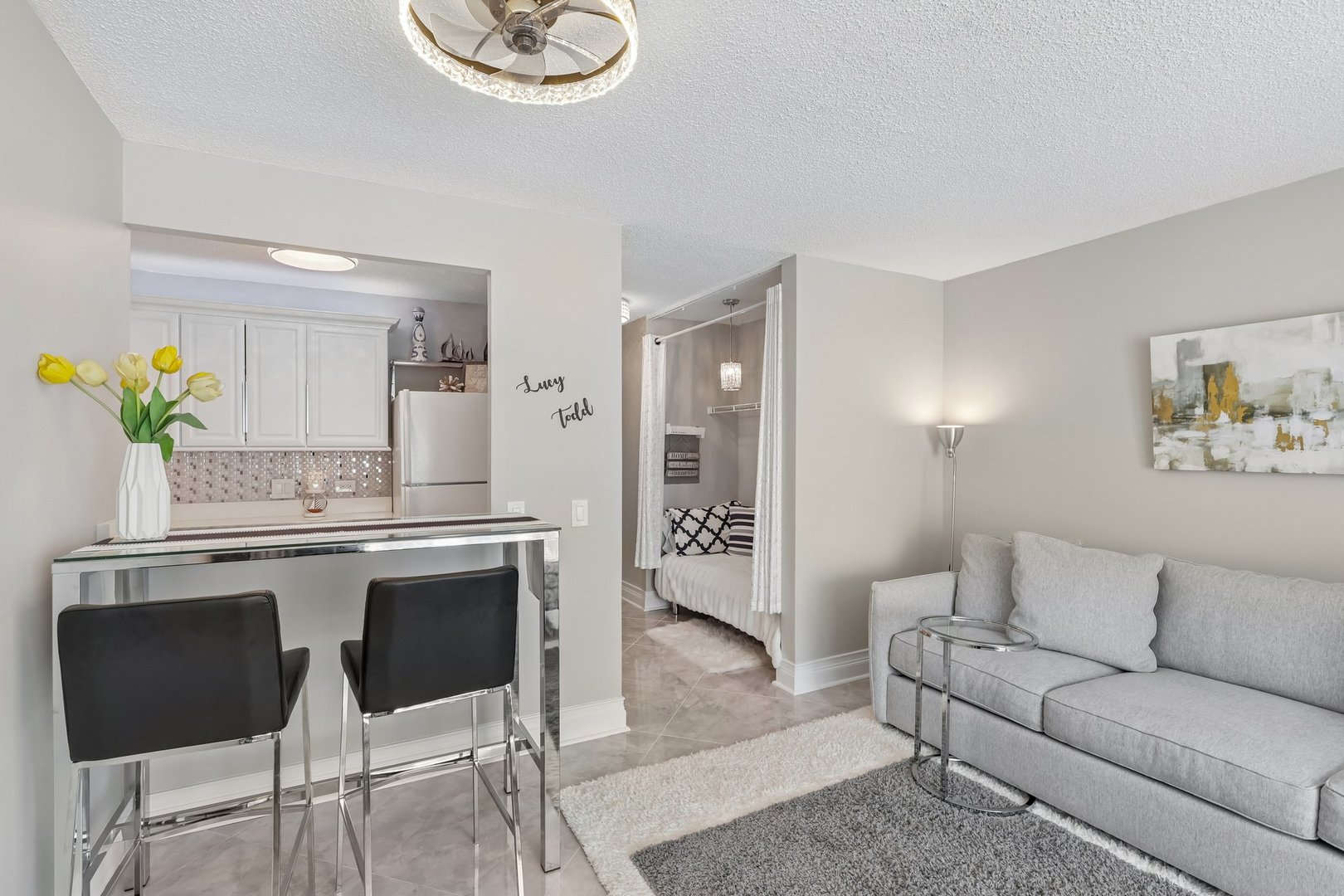 440 N McClurg Court 607
