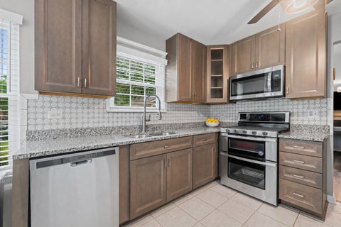 Tiny photo for 166 White Branch Court, Buffalo Grove, IL 60089 (MLS # 12718851)