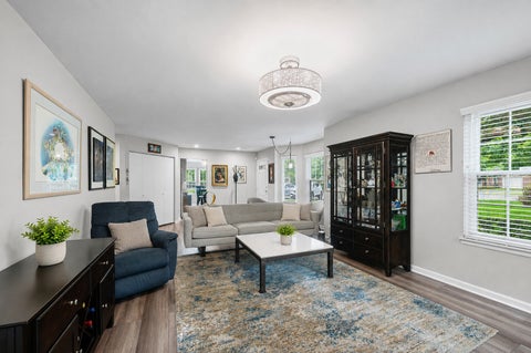 Tiny photo for 166 White Branch Court, Buffalo Grove, IL 60089 (MLS # 12718851)