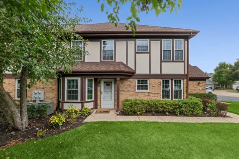 Tiny photo for 166 White Branch Court, Buffalo Grove, IL 60089 (MLS # 12718851)