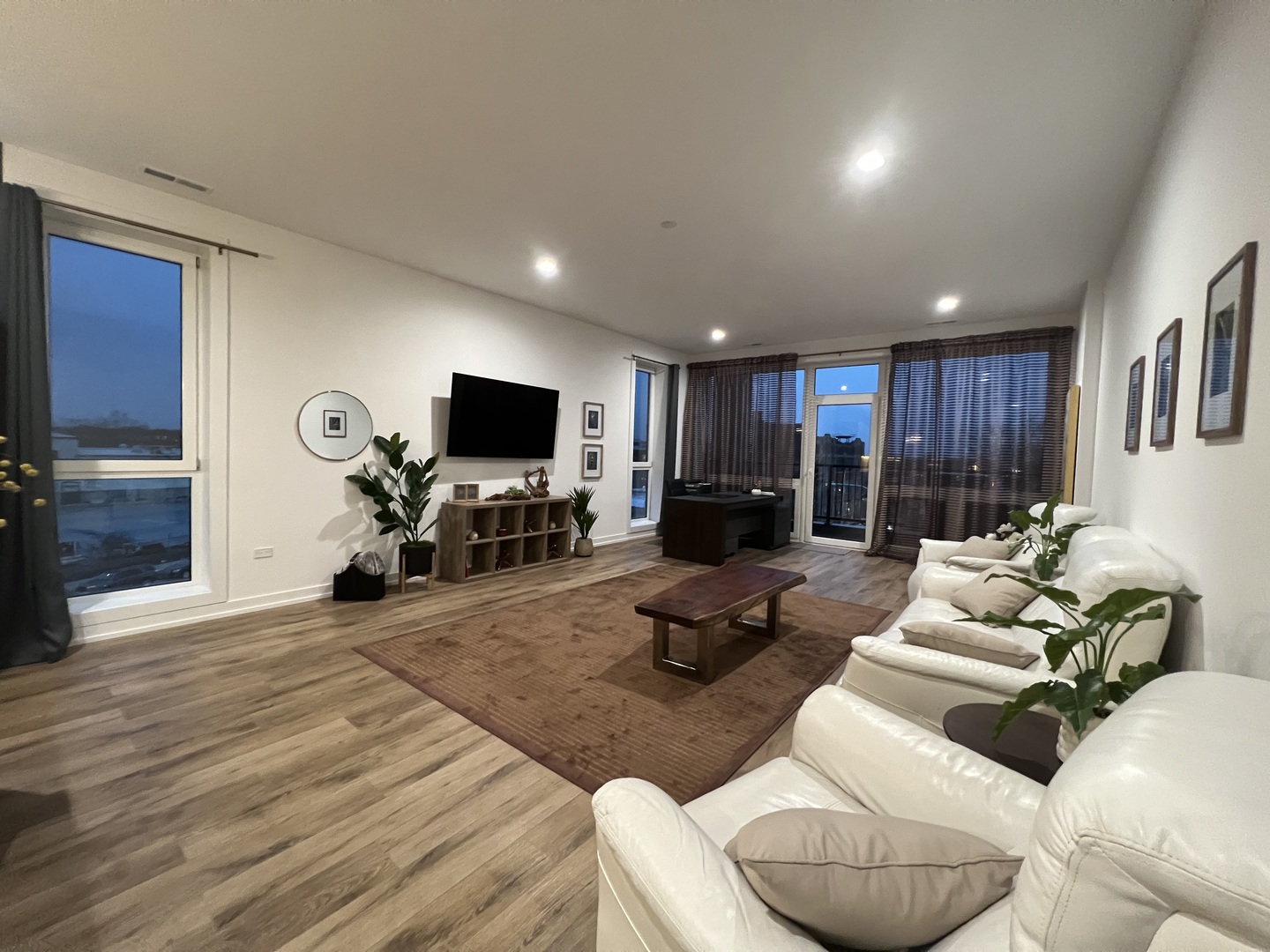 815 N Richmond Street 303