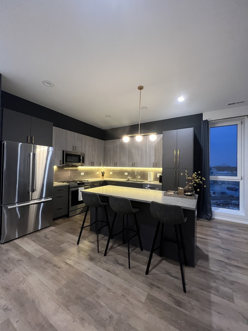 815 N Richmond Street 303