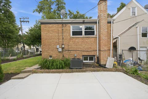 Tiny photo for 2016 W 52nd Street, Chicago, IL 60609 (MLS # 12718256)