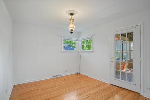 Tiny photo for 1419 W Saint James Place, Arlington Heights, IL 60005 (MLS # 12750023)