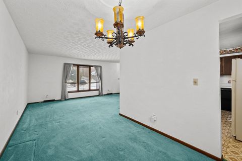 Tiny photo for 8412 10th Street W, Rock Island, IL 61201 (MLS # 100000527)