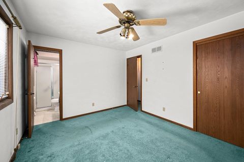 Tiny photo for 8412 10th Street W, Rock Island, IL 61201 (MLS # 100000527)