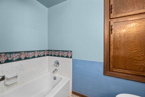 Tiny photo for 8412 10th Street W, Rock Island, IL 61201 (MLS # 100000527)