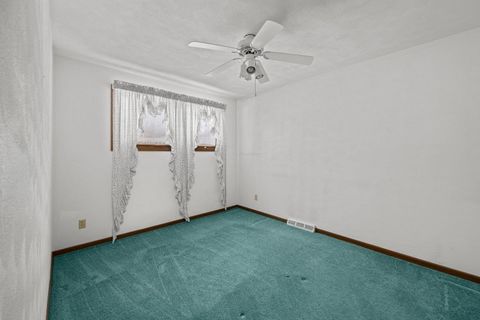 Tiny photo for 8412 10th Street W, Rock Island, IL 61201 (MLS # 100000527)