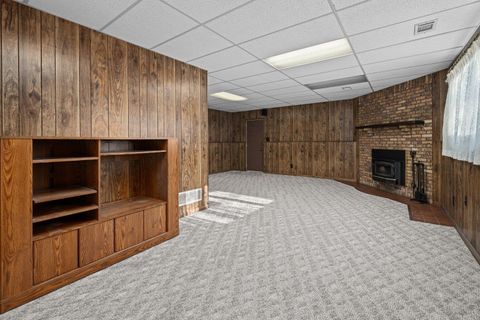 Tiny photo for 8412 10th Street W, Rock Island, IL 61201 (MLS # 100000527)