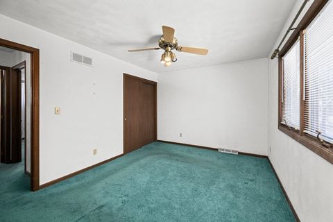Tiny photo for 8412 10th Street W, Rock Island, IL 61201 (MLS # 100000527)