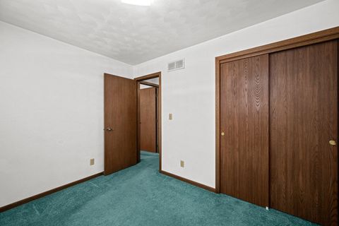 Tiny photo for 8412 10th Street W, Rock Island, IL 61201 (MLS # 100000527)