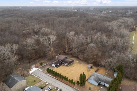 Tiny photo for 8412 10th Street W, Rock Island, IL 61201 (MLS # 100000527)