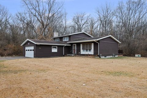 Tiny photo for 8412 10th Street W, Rock Island, IL 61201 (MLS # 100000527)