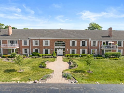 Tiny photo for 124 Carriage Way Drive #B109, Burr Ridge, IL 60527 (MLS # 12749707)