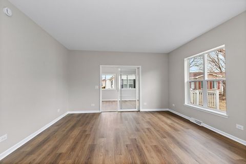 Tiny photo for 115 Hunter Court, Grayslake, IL 60030 (MLS # 12579291)