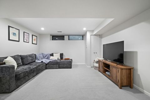 Tiny photo for 2820 N Greenview Avenue #B, Chicago, IL 60657 (MLS # 12625034)