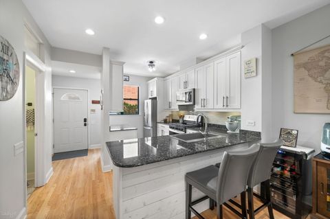 Tiny photo for 2820 N Greenview Avenue #B, Chicago, IL 60657 (MLS # 12625034)