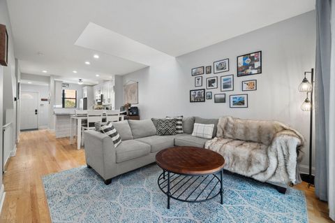 Tiny photo for 2820 N Greenview Avenue #B, Chicago, IL 60657 (MLS # 12625034)