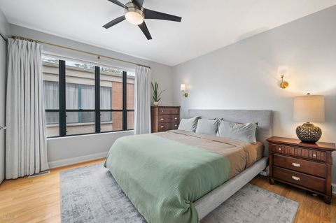 Tiny photo for 2820 N Greenview Avenue #B, Chicago, IL 60657 (MLS # 12625034)