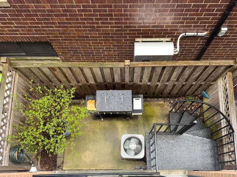 Tiny photo for 2820 N Greenview Avenue #B, Chicago, IL 60657 (MLS # 12625034)