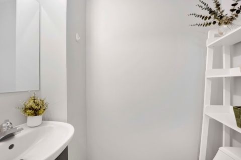 Tiny photo for 1678 Trowbridge Court #B, Wheaton, IL 60189 (MLS # 12564417)