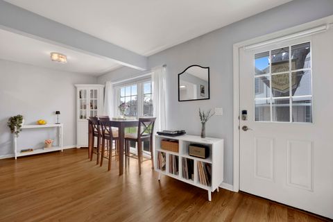 Tiny photo for 1678 Trowbridge Court #B, Wheaton, IL 60189 (MLS # 12564417)