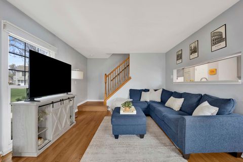 Tiny photo for 1678 Trowbridge Court #B, Wheaton, IL 60189 (MLS # 12564417)