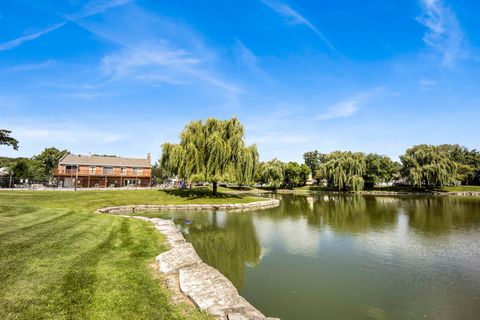 Tiny photo for 1678 Trowbridge Court #B, Wheaton, IL 60189 (MLS # 12564417)