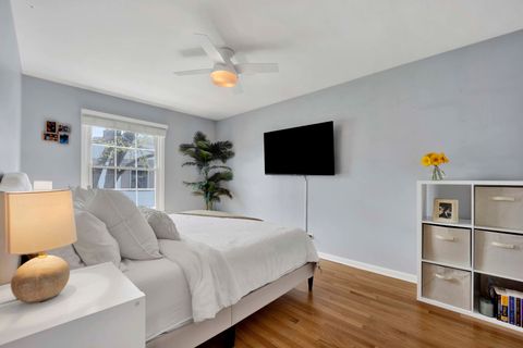 Tiny photo for 1678 Trowbridge Court #B, Wheaton, IL 60189 (MLS # 12564417)