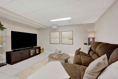 Tiny photo for 1678 Trowbridge Court #B, Wheaton, IL 60189 (MLS # 12564417)