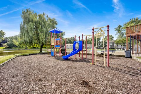 Tiny photo for 1678 Trowbridge Court #B, Wheaton, IL 60189 (MLS # 12564417)