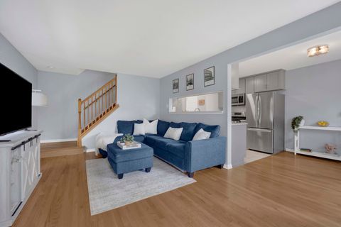 Tiny photo for 1678 Trowbridge Court #B, Wheaton, IL 60189 (MLS # 12564417)