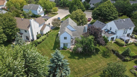 Tiny photo for 220 Lexington Lane, Grayslake, IL 60030 (MLS # 12710332)